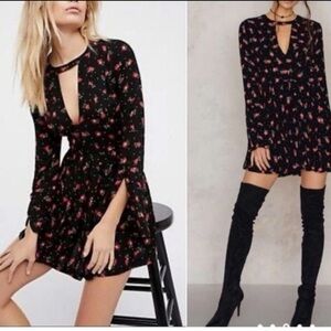 Free People Tegan Black Floral V-Neck Mini Dress Sz 0 Spring Date Party Boho EUC
